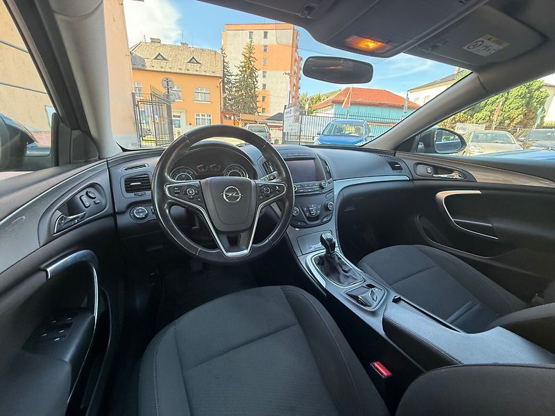 Opel Insignia (2015) 2.0 CDTi  Kombi - fotka 8 z 17