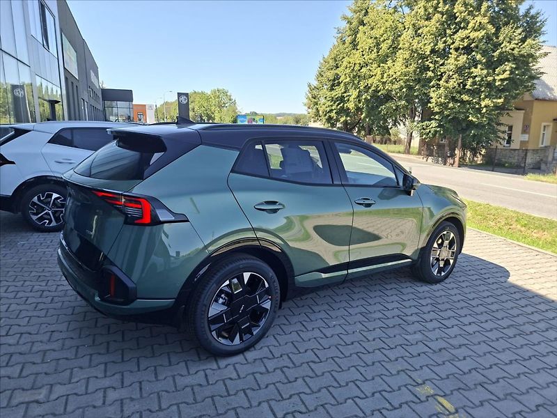 Kia Sportage 1,6 HEV T-GDi GPF HEV 4x4 - fotka 5 z 9