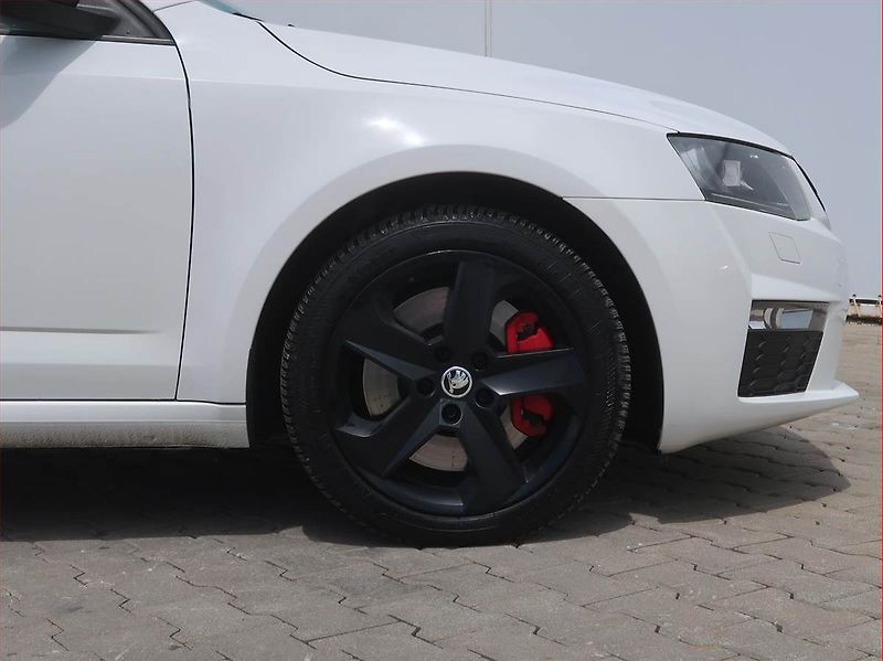 Škoda Octavia (2014) RS 2.0 TDI, Automat, Kůže - fotka 15 z 16
