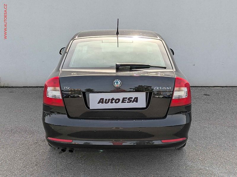 Škoda Octavia (2011) 1.4TSi, 1.maj, Elegance, DSG - fotka 5 z 14