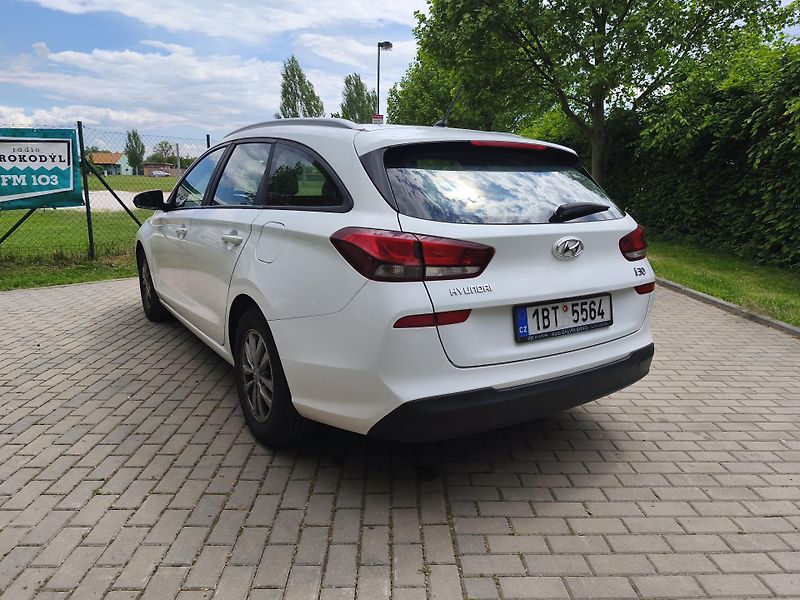 Hyundai i30 1.0 T -Gdi 88Kw Kombi - fotka 7 z 26