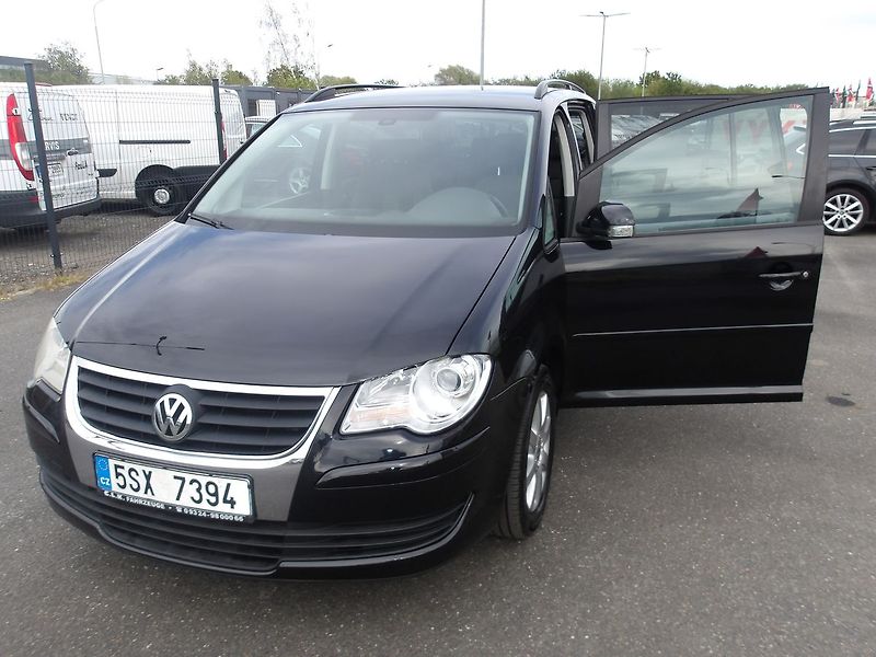 Volkswagen Touran 1,6i 75kW ! KRASAVEC !!! - fotka 14 z 26