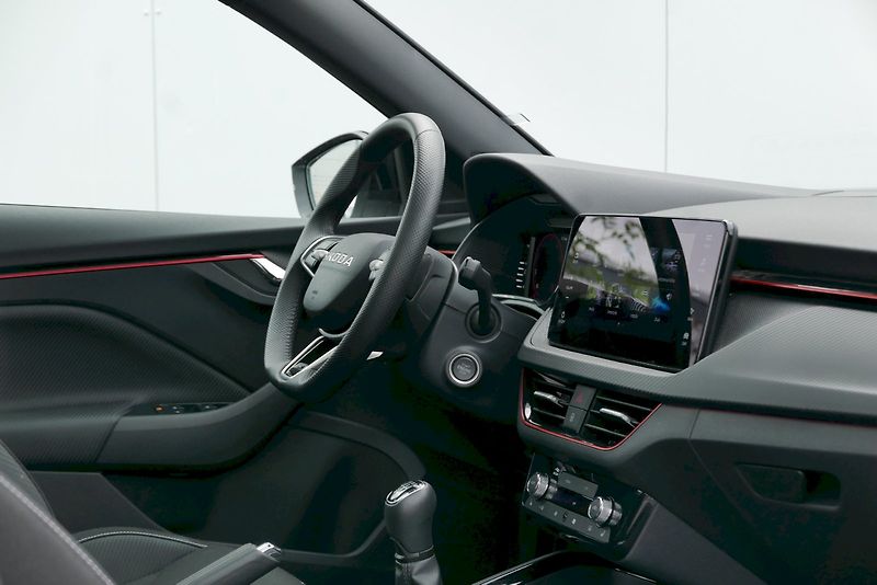 Škoda Kamiq (2025) 1.0 TSI 85 kW M6° Monte Carlo - fotka 17 z 30