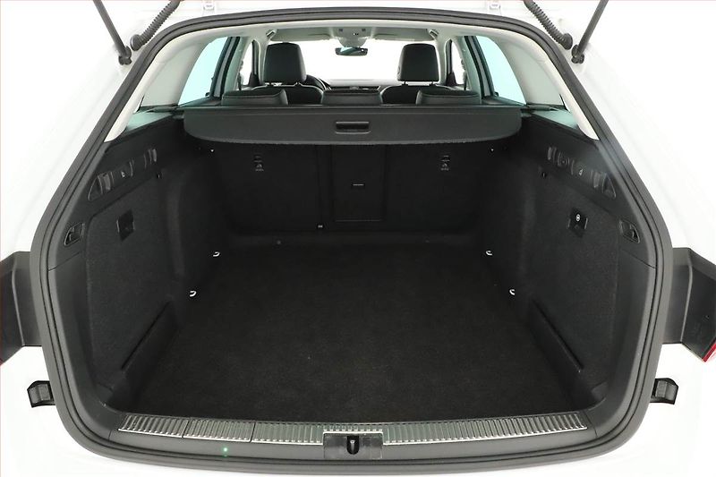 Škoda Superb (2023) Style 2.0 TDI - fotka 19 z 20
