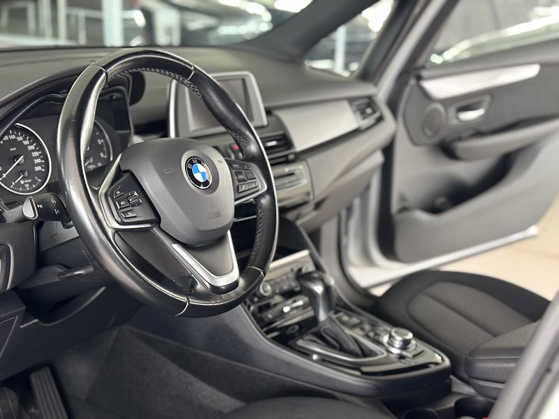 BMW Řada 2 218d 110kW*AT8*LED*Navi*PDC - fotka 14 z 31