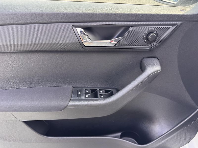 Škoda Fabia III MONTE CARLO, 1.0 TSi, 70kW - fotka 13 z 18