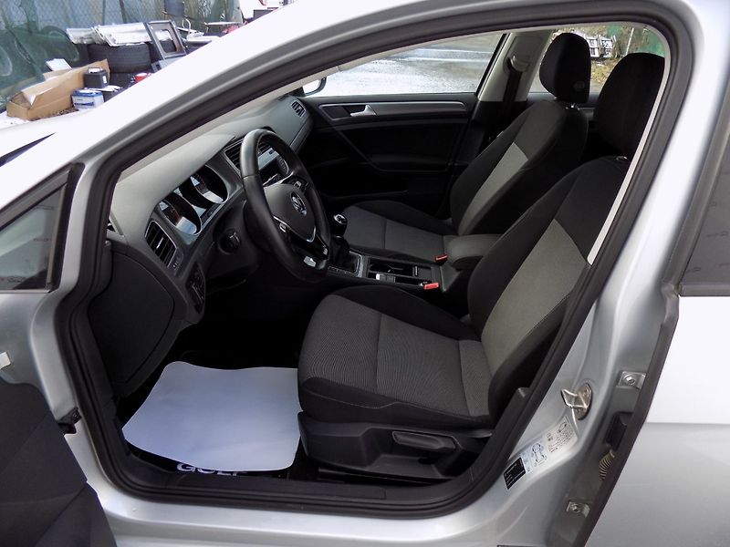 Volkswagen Golf (2016) 1.6TDI/1.Majitel/Klimatizace/ - fotka 13 z 44