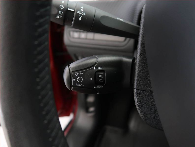 Peugeot 2008 (2016) 1.2 PureTech, Serv.kniha, Navi - fotka 16 z 20
