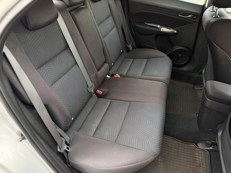 Honda Civic 1.4i Comfort 100 MAN6 - fotka 12 z 26