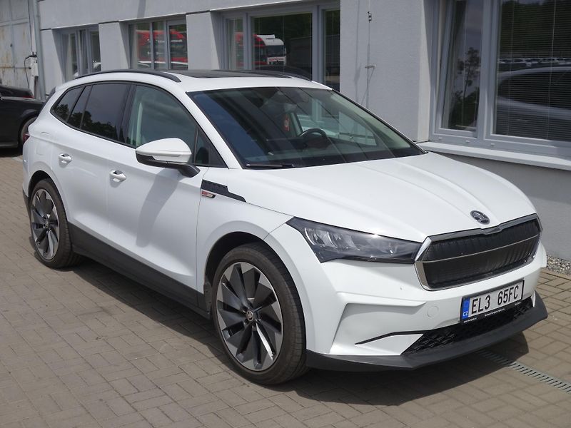 Škoda Enyaq (2021) iV60 Sport Line, SoH 91,8%,DPH - fotka 2 z 28