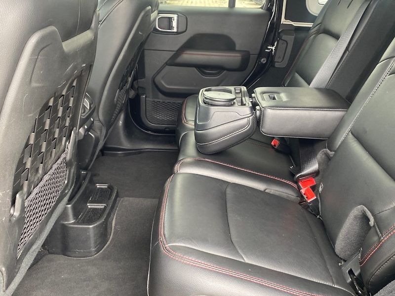 Jeep Wrangler (2020) RUBICON UNLIMITED 2,0(200kW)BA - fotka 10 z 34