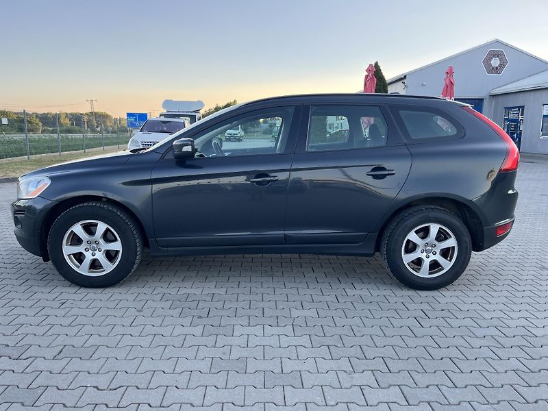 Volvo XC60 (2010) 2.4 D  129 kW - fotka 4 z 12