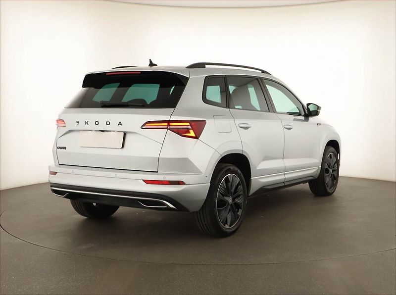 Škoda Karoq (2025) 1.5 TSI, SPORTLINE, AUTOMAT - fotka 5 z 19