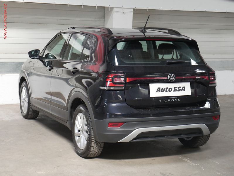 Volkswagen T-Cross (2023) 1.0 TSi, 2.maj,ČR, Life, DSG - fotka 4 z 21