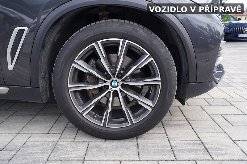 BMW X5 xDrive 40i 250kW TAŽNÉ/PANORAM - fotka 6 z 15