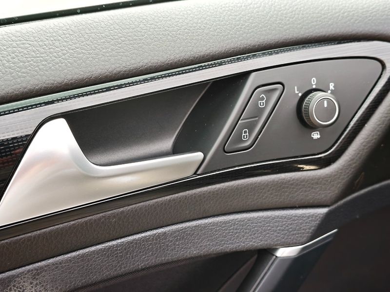 Volkswagen Golf (2019) 1,5 TSI 110 KW Highline - fotka 26 z 33