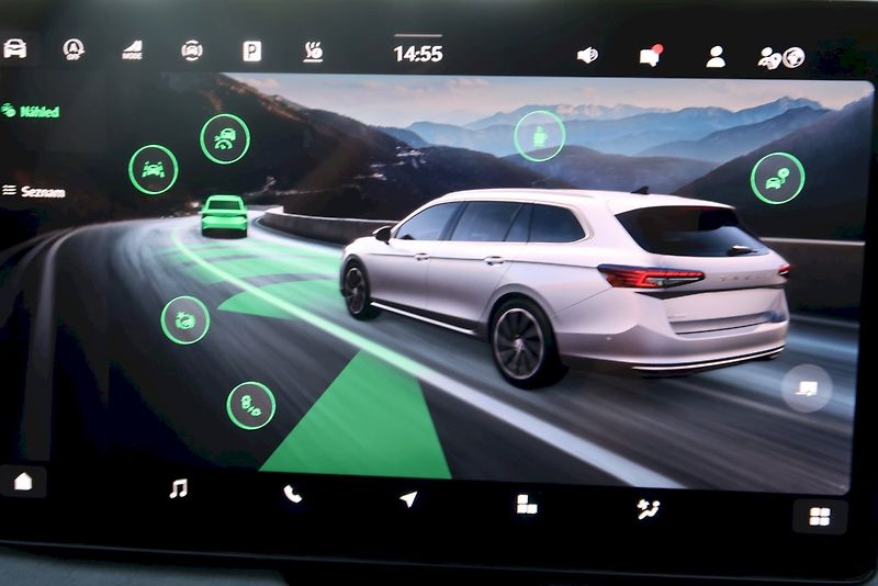 Škoda Superb (2026) Combi SportLine 2,0 TDi/110 kW - fotka 20 z 33