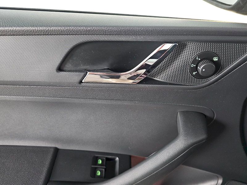 Škoda Rapid (2013) 1.2TSI 63kW AMBITION - fotka 18 z 21