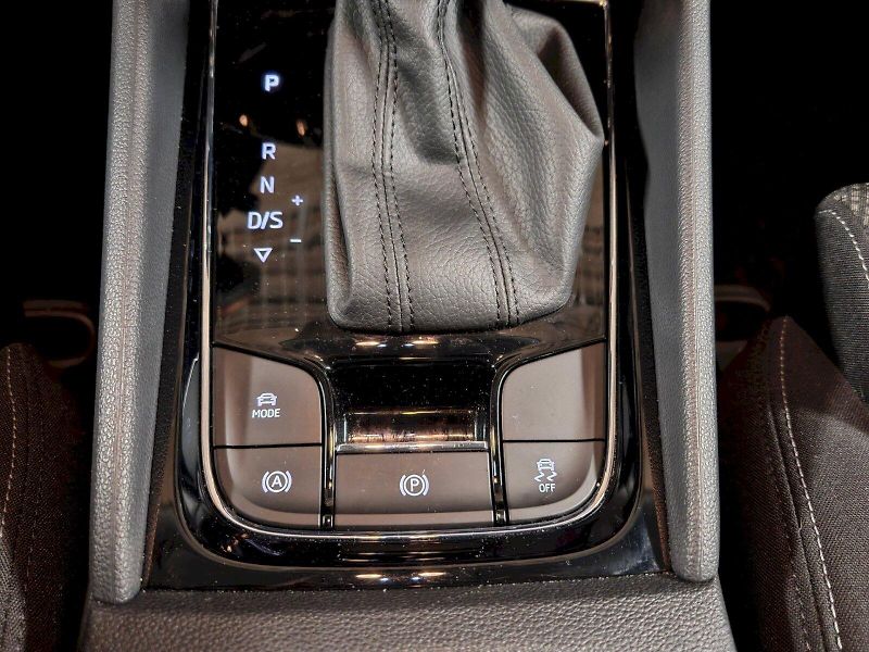 Škoda Karoq (2025) 1.5 TSI 110 kW DSG Top Selecti - fotka 17 z 29