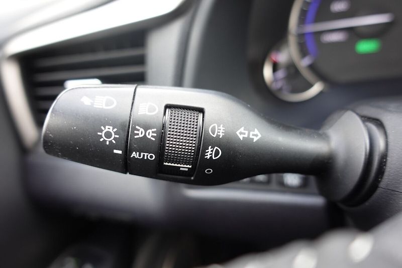 Lexus RX 450h RX450h Executive - fotka 31 z 37