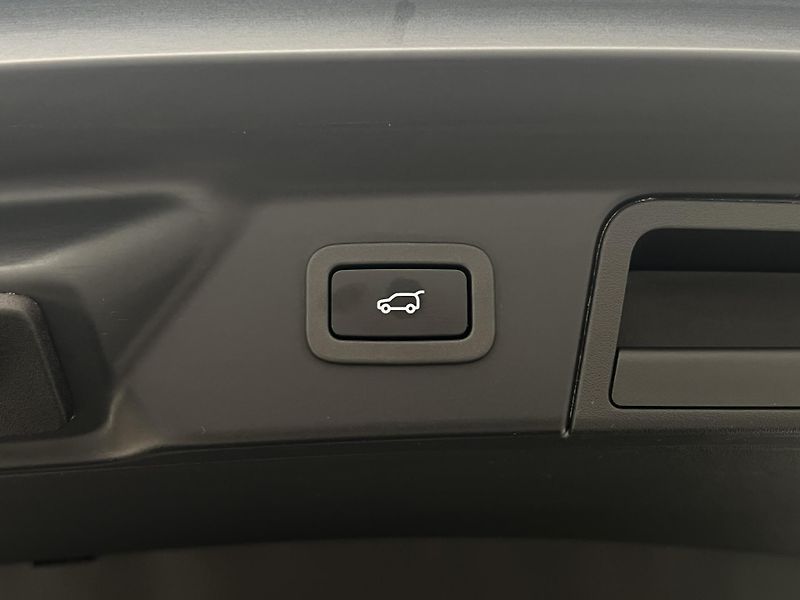 Land Rover Range Rover Velar D300 S AWD AUT CZ - fotka 46 z 47