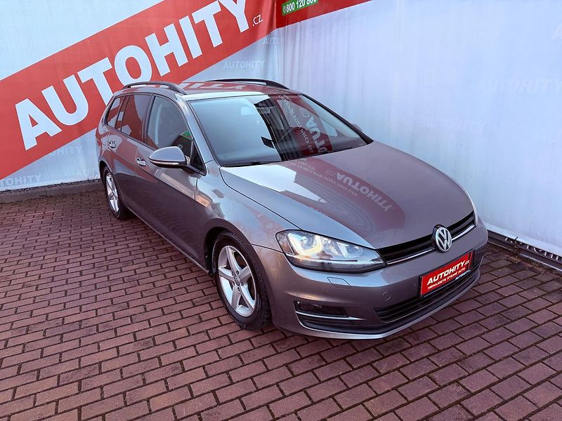 Volkswagen Golf 1.6 TDi DSG Highline, Navi - fotka 4 z 28