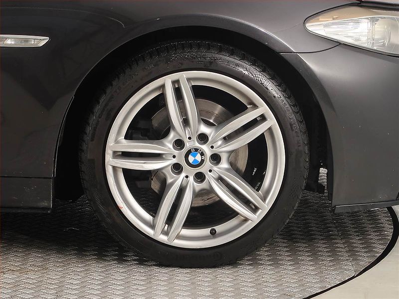BMW Řada 5 (2011) M Paket 520d, Automat, Navi - fotka 15 z 19