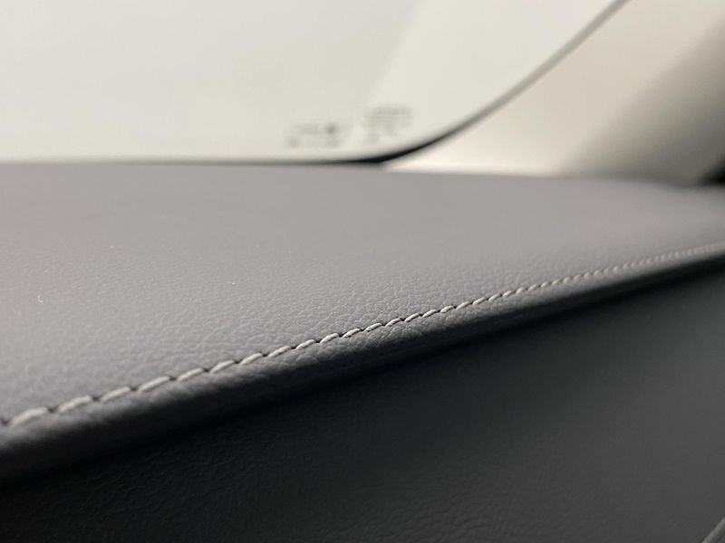 Volvo XC60 B5 AWD INSCRIPTION REZERVACE - fotka 18 z 43