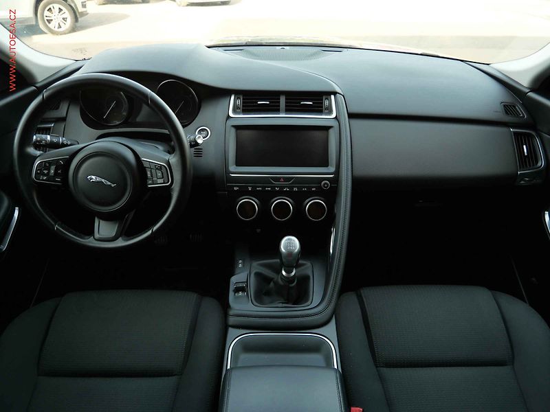 Jaguar E-Pace (2018) 2.0 D D150, LED, navi, kamera - fotka 8 z 21