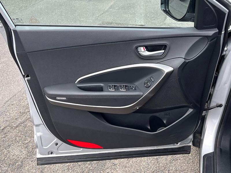 Hyundai Santa Fe SUV - fotka 13 z 23