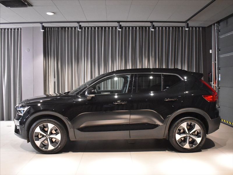 Volvo XC40 2,0 B4 Ultra Panorama,BLIS - fotka 2 z 21