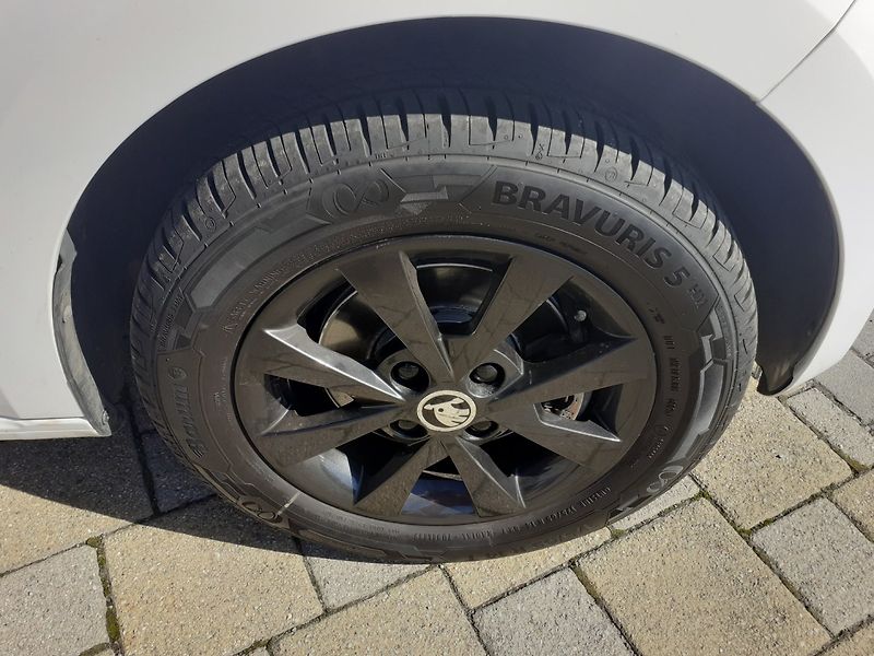 Škoda Citigo (2017) 1.0 MPI STYLE ČR - fotka 16 z 26