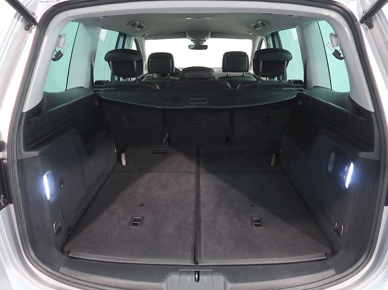 Volkswagen Sharan (2019) HIGHLINE 2.0TDI 4x4 DSG 7MÍST - fotka 44 z 45