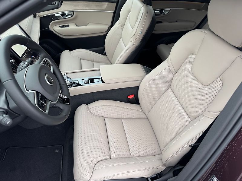 Volvo XC90 (2026) PLUS B5, VZDUCH, 360° - fotka 10 z 22