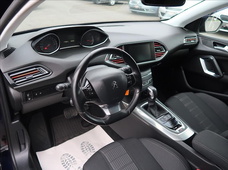 Peugeot 308 2,0 BHDi,110kW,BusinessLine - fotka 9 z 24