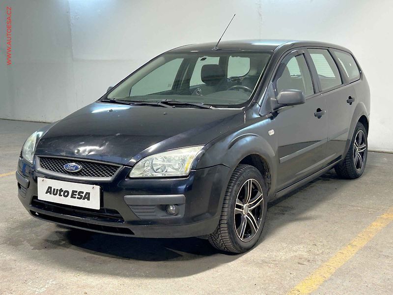 Ford Focus (2005) 1.6TDCi, AC, výhřev sed - fotka 3 z 15