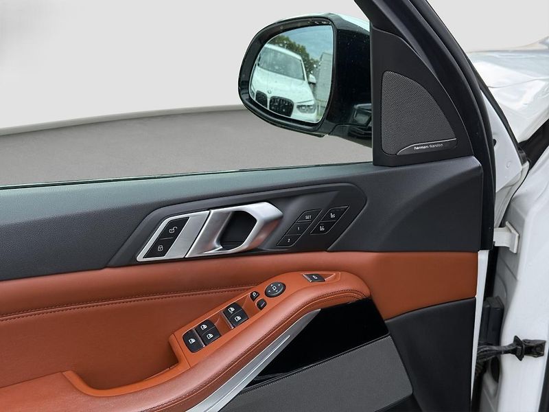 BMW X5 xDrive30d - fotka 9 z 21