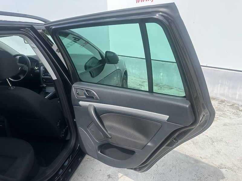 Škoda Octavia (2012) 1.2TSI DSG - fotka 17 z 25