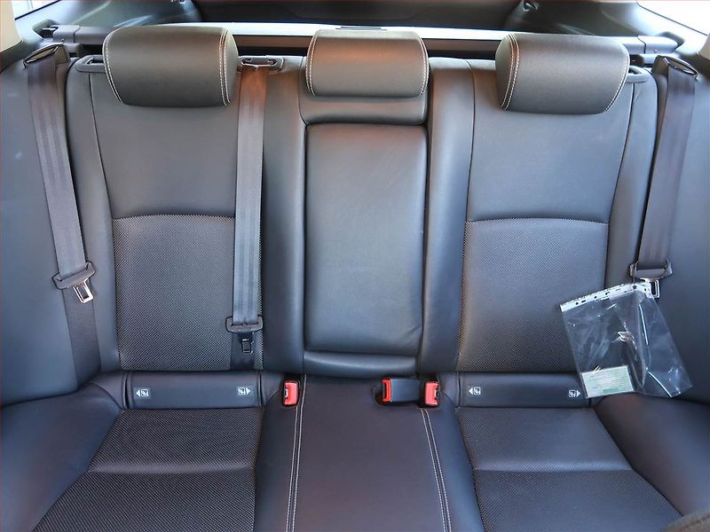 Toyota Avensis (2015) 2.0 D-4D, Navi, Tempomat - fotka 10 z 17