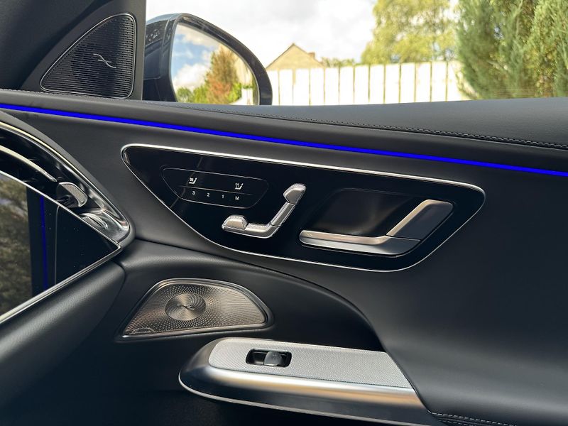 Mercedes-Benz Třídy E E450d-4M-AMG-NEZ.T-3D-R20-ČR - fotka 15 z 46