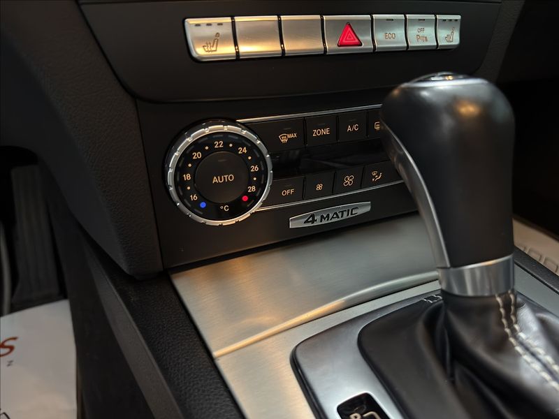 Mercedes-Benz Třídy C 2,2   250CDI 4MATIC AVANTGARDE - fotka 17 z 28