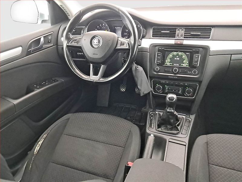Škoda Superb (2013) 1.6 TDI, Navi, Tempomat - fotka 7 z 17