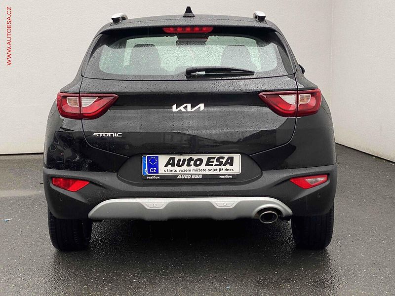 Kia Stonic (2024) 1.2i, 1.maj,ČR, AC, kamera - fotka 5 z 20