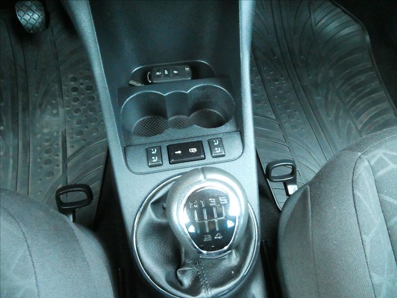 Škoda Fabia 1,2 TSi po servise,auto klima - fotka 31 z 48