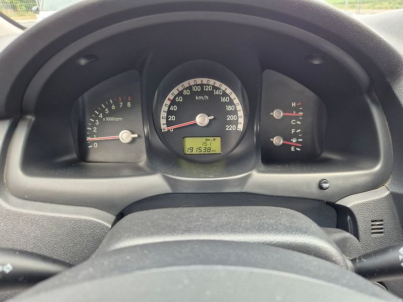 Kia Sportage 2.0i 104Kw 4x4, klima, tažné - fotka 15 z 21