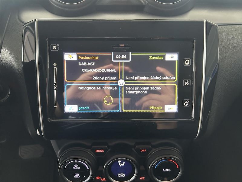 Suzuki Swift 1,2   HYBRID,AUTOMAT,1.MAJ,ČR - fotka 16 z 26