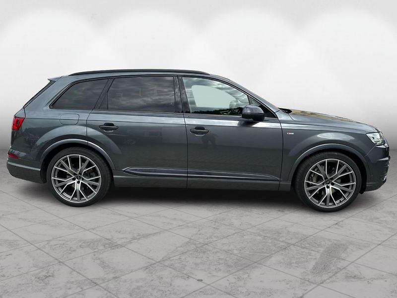 Audi Q7 3.0 TDI Quattro S-Line 7míst - fotka 7 z 27