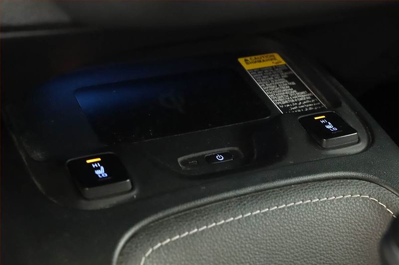 Toyota Corolla (2021) 1.8 Hybrid - fotka 15 z 16