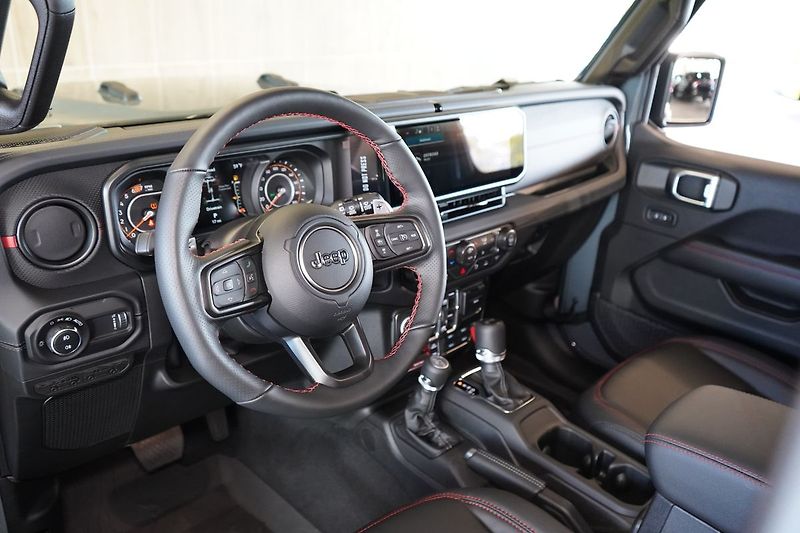 Jeep Wrangler (2026) MOAB 392 V8 - fotka 15 z 47