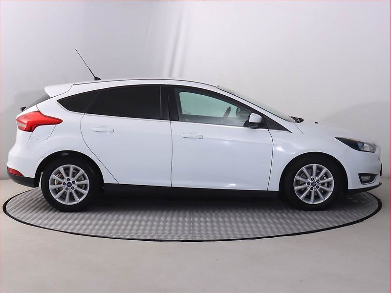 Ford Focus (2015) 1.0 EcoBoost, Serv.kniha - fotka 6 z 18